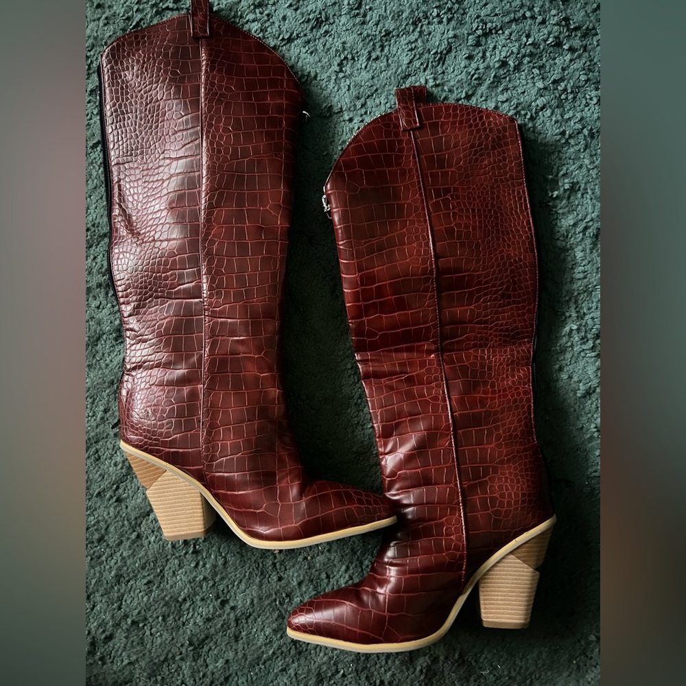 Cowboy style mid calf boot